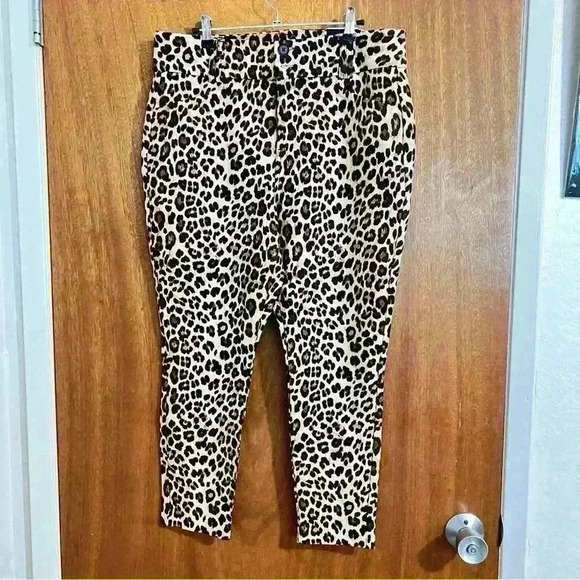 Torrid Ankle Skinny Studio Luxe Ponte Mid-Rise Pant size 12 A1-1 - Picture 4 of 8